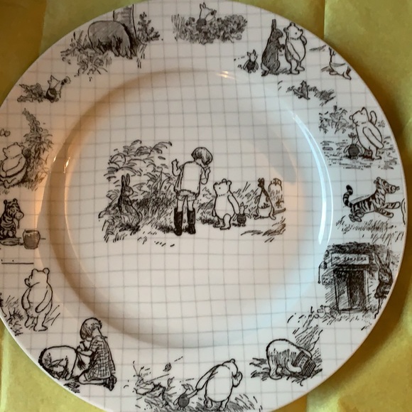 New Disney Winnie The Pooh Sketchbook Dinner Plate - Picture 3 of 4